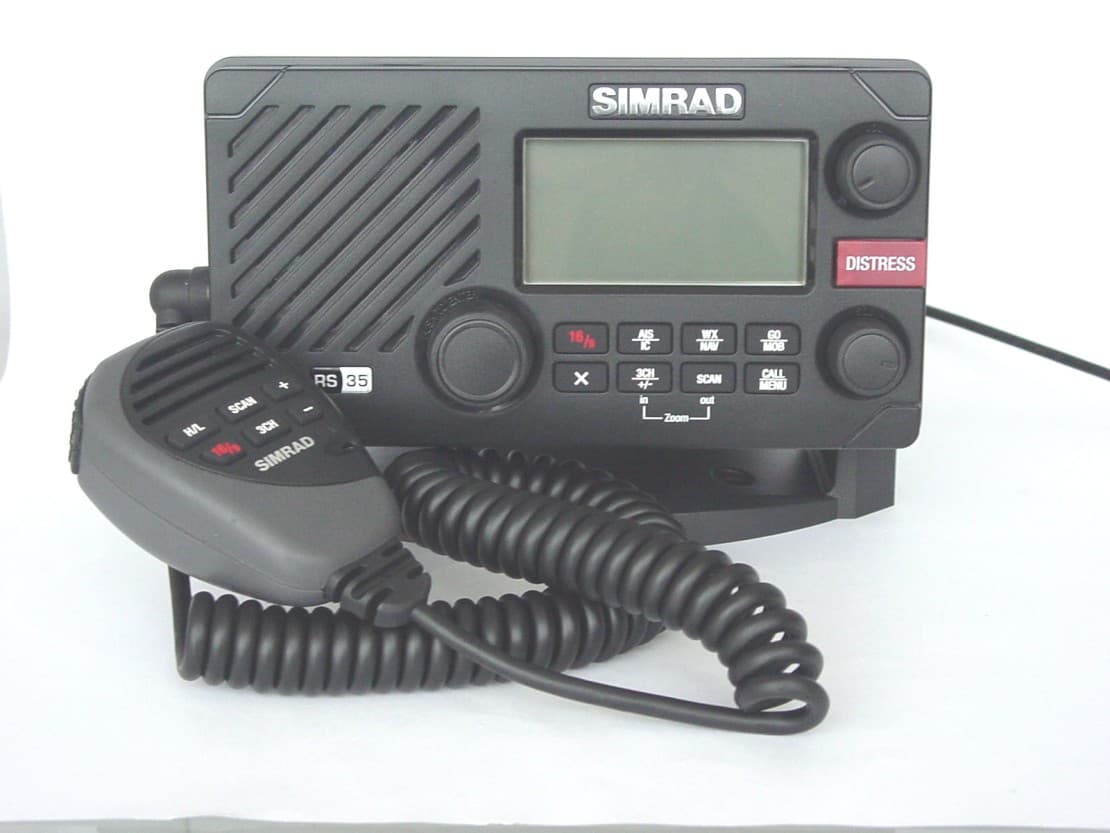 MOBILE VHF MARINE TRANSCEIVER - FCC ID RAYVHFRS35 - Navico Inc.