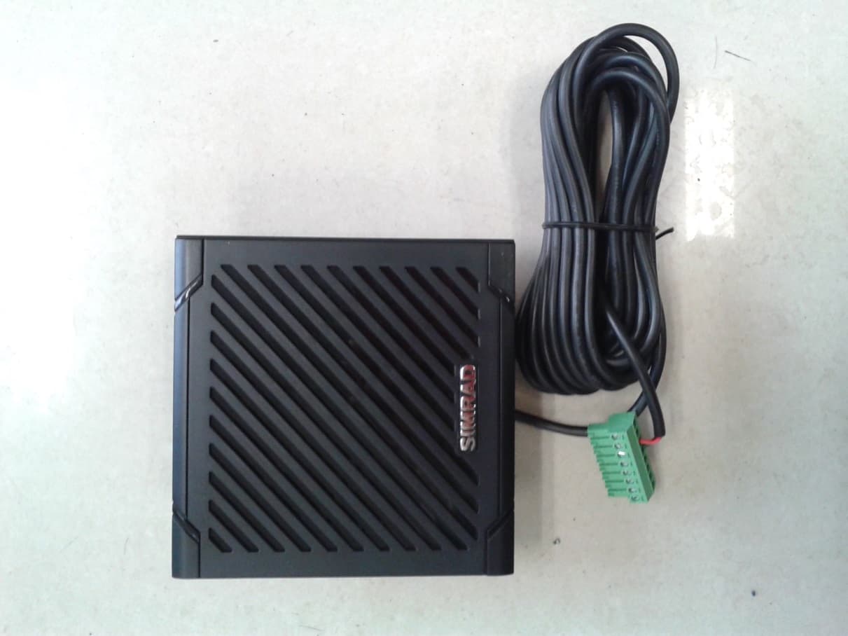 BASE STATION VHF RADIO - FCC ID RAYVHFRS90 - Navico Inc.