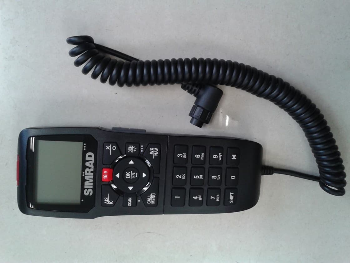 BASE STATION VHF RADIO - FCC ID RAYVHFRS90 - Navico Inc. (2)