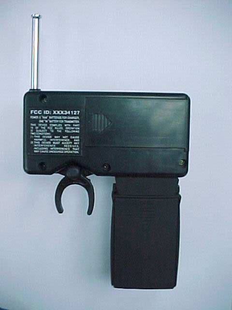 27 MHz WIRELESS REMOTE CONTROL TX - FCC ID RCB34127 - TOYS "R" US (2)