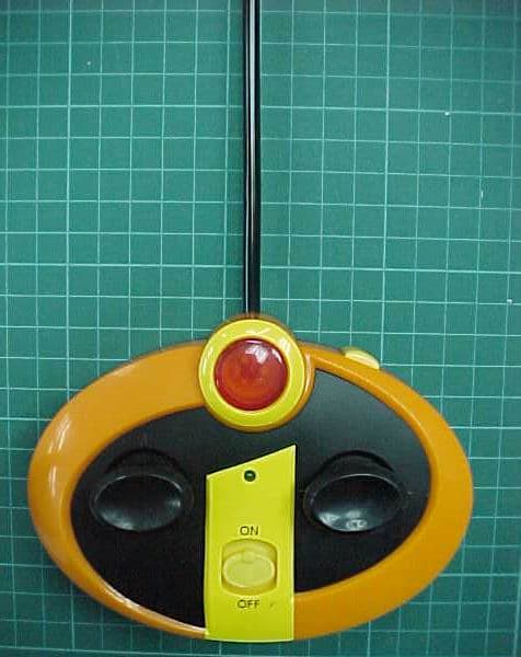49 MHz WIRELESS REMOTE CONTROL CAR-TX - FCC ID RCB95849 - TOYS "R" US (1)