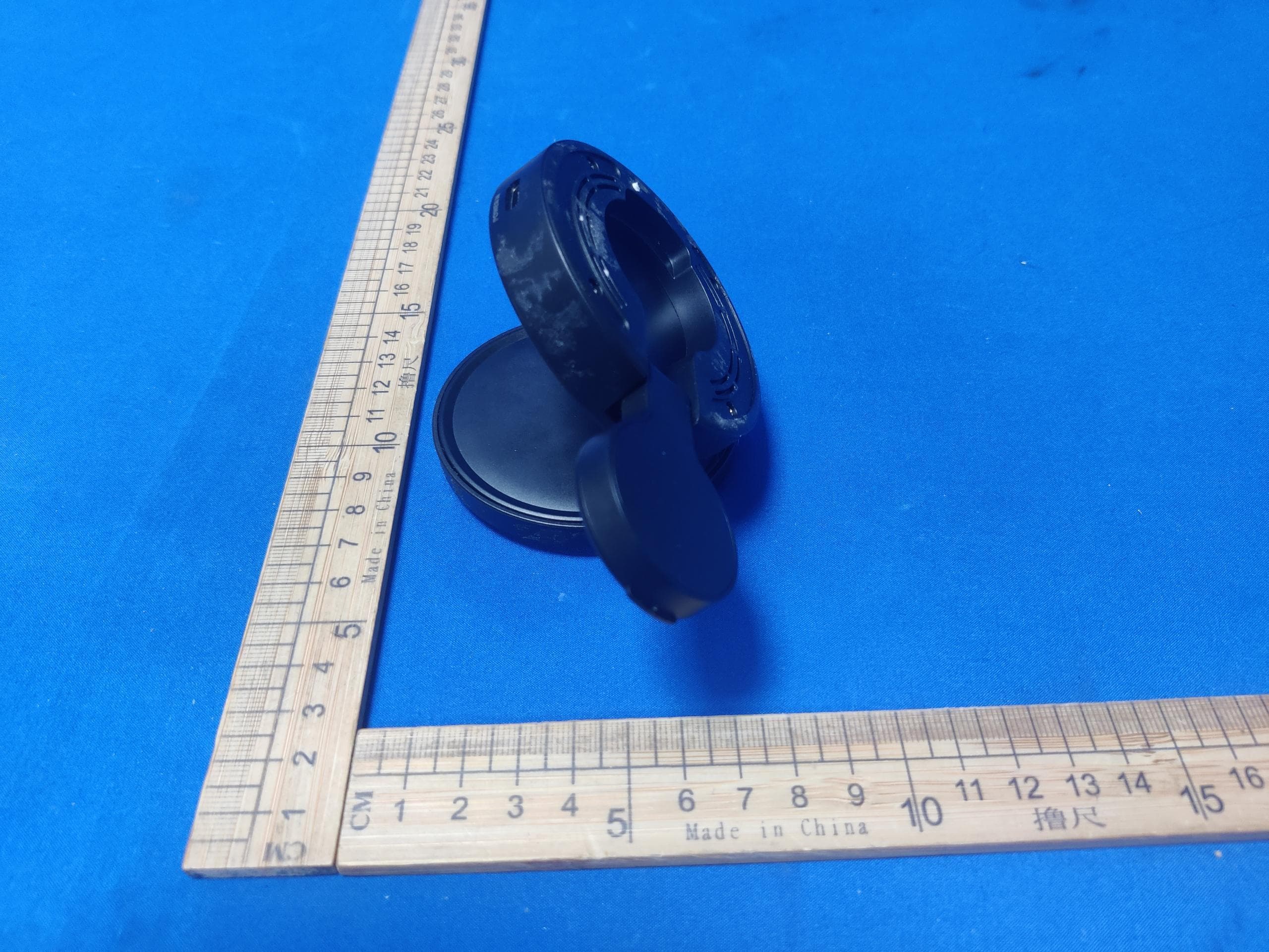 FOLDING MULTIFUNCTION 3-IN-1 WIRELESS CHARGER - FCC ID RCT-SW47 - Shenzhen I-Link Technology Co., Ltd.