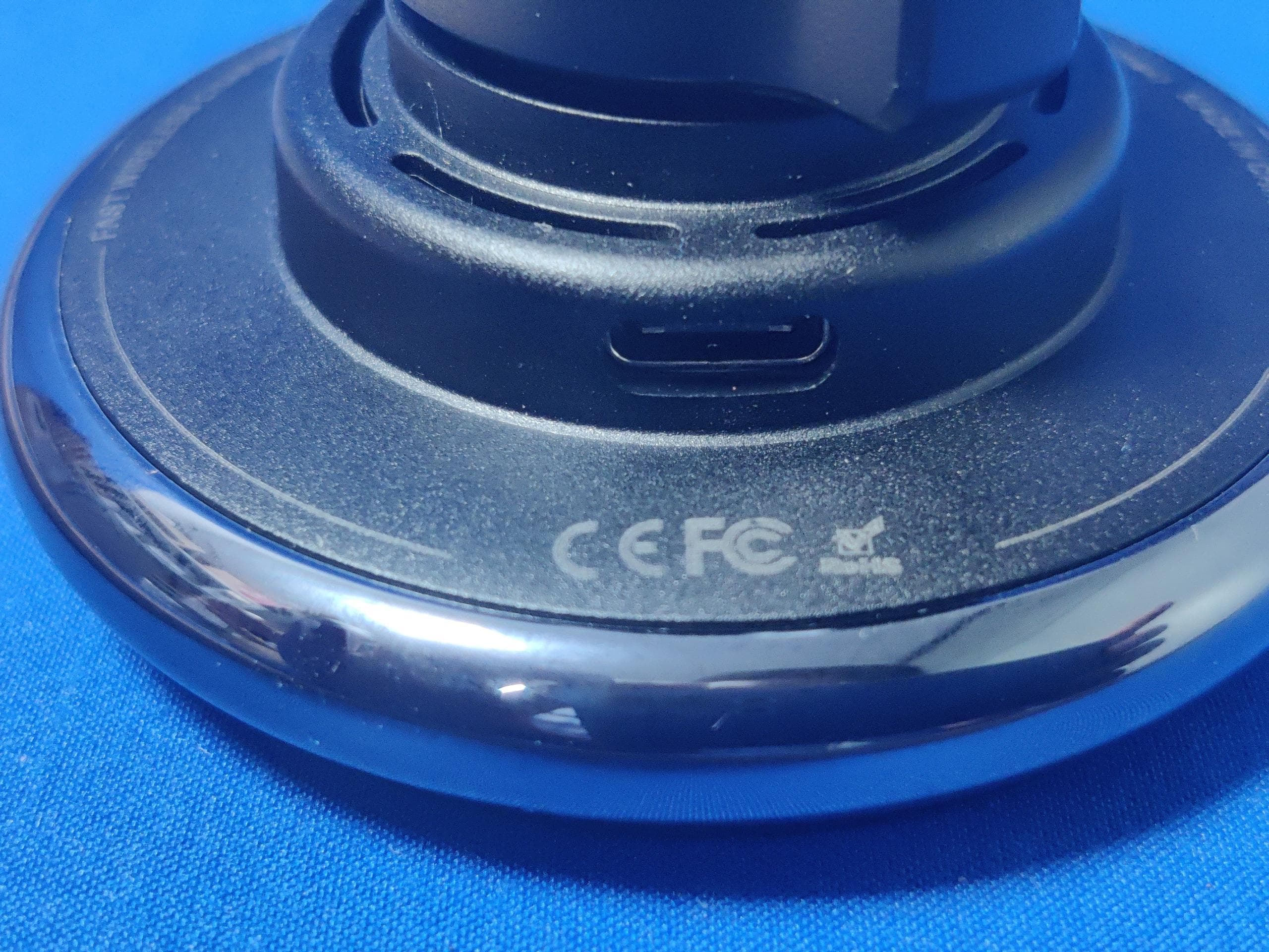 Magnetic Positioning Wireless Charging Vehicle Support - FCC ID RCT-WP44 - Shenzhen I-Link Technology Co., Ltd.