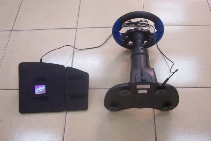 Wireless Racing Wheel - FCC ID RDDG7094028094 - Intec Inc. (4)