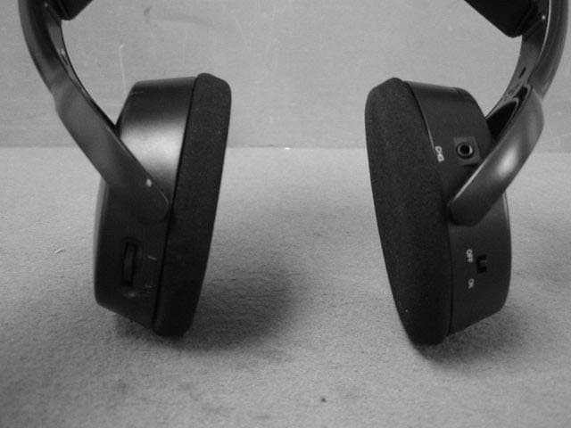 Wireless Headphone Receiver - FCC ID REDHP2492-001R - Classic Tech Development Ltd (4)