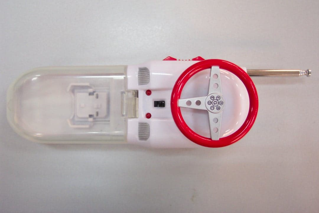 27MHz Radio Transmitter - FCC ID REKFF27A - Switoy Limited
