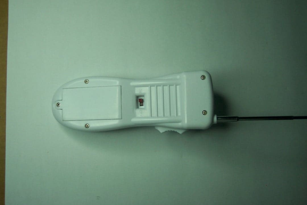 Remote Control Toy Transmitter - FCC ID REKFF49 - Switoy Limited