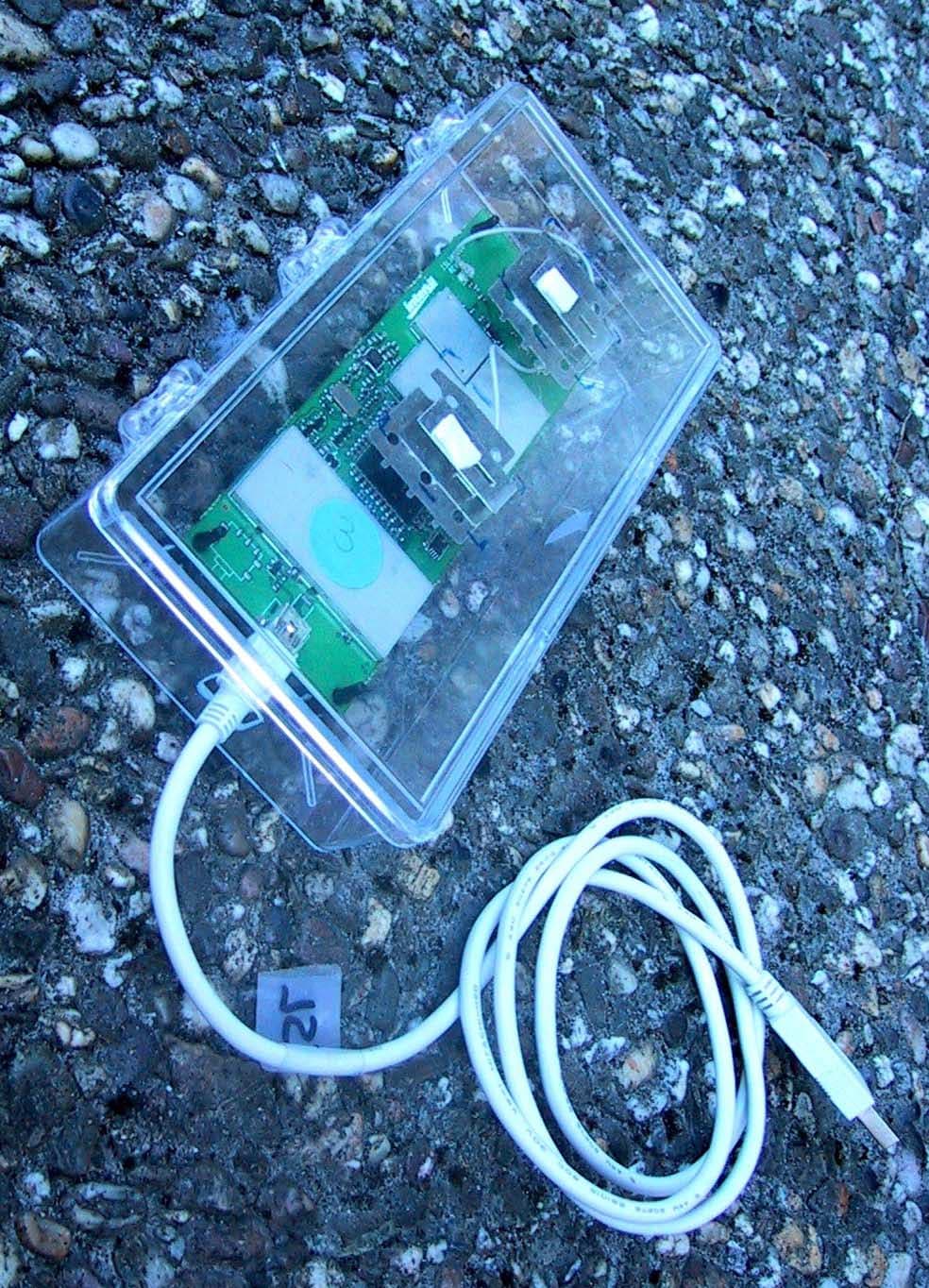 2.4 GHz IEEE 802.11b/g WLAN USB device - FCC ID RGS38001U - Conexant Systems B.V.