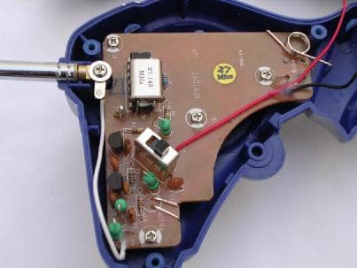 Remote Control Toy Transmitter - FCC ID RI3-0000-01-27 - Kentoys Ltd. (2)
