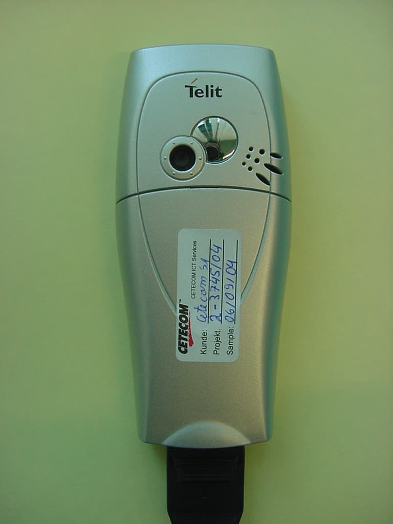 Tri-band GSM/GPRS PCS Phone - FCC ID RI7G83 - Telit Communications S.p.A. (4)