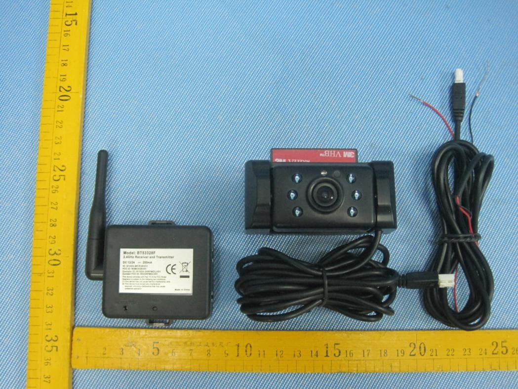 2.4G DIGITAL REVIEW CAMERA WITH MONITOR - FCC ID RIIVCMRFV01 - Unifat Technology Limited (2)