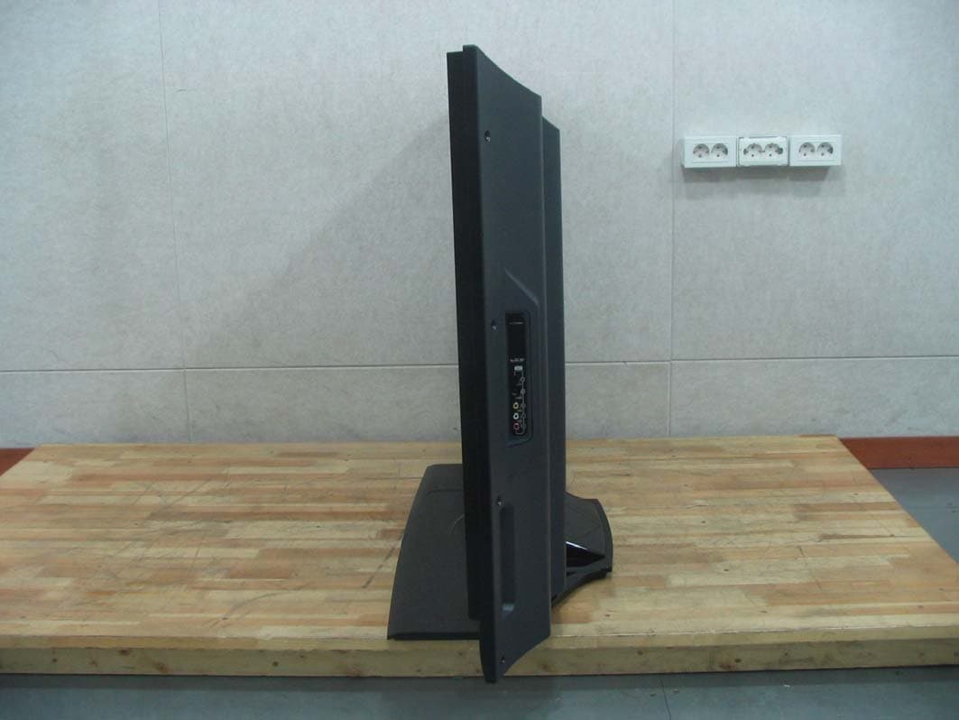 42 Inch LCD TV Monitor - FCC ID RLGTFTV4708 - Phyls FNC Co., Ltd. (3)