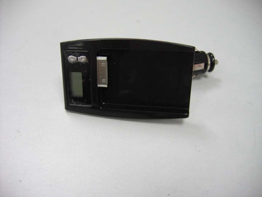 FM Transmitter Holder & Car Charger for iPod Nano - FCC ID RLQAT600 - Zhongshan K-mate Electronics Co. Ltd. (2)