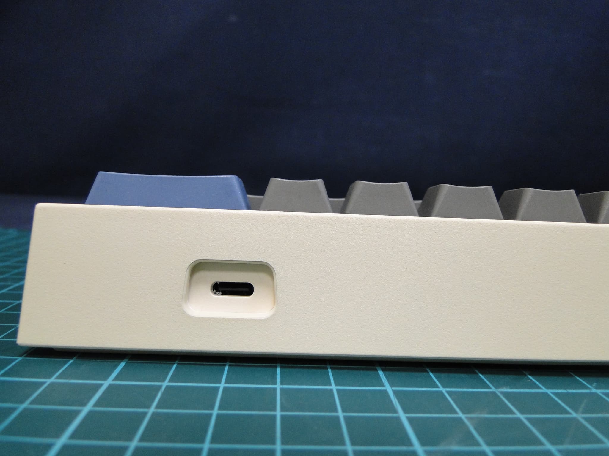 Bluetooth Keyboard - FCC ID RPK-FC630MBT - LEOPOLD CO., LTD.