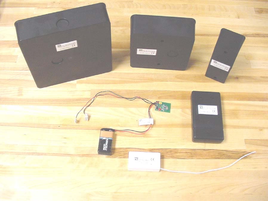 ULTRA-SMALL TRANSMITTER - FCC ID RQL232695 - Larco, Division of Atek Companies, Inc (2)