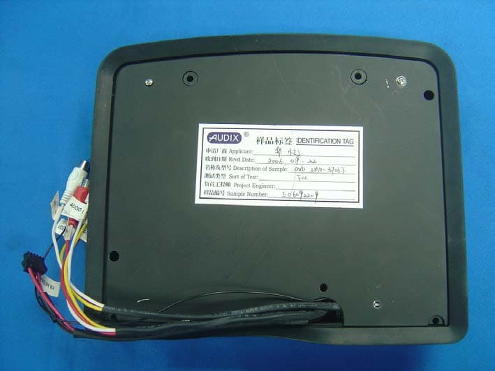 Roof Mount 7" Drop Down LCD Monitor / DVD Player - FCC ID RR83706 - Action Technology (Shenzhen) Co., Ltd. (5)