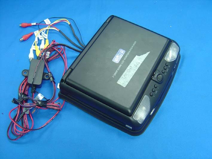 Roof Mount 7" Drop Down LCD Monitor / DVD Player - FCC ID RR83706 - Action Technology (Shenzhen) Co., Ltd. (2)
