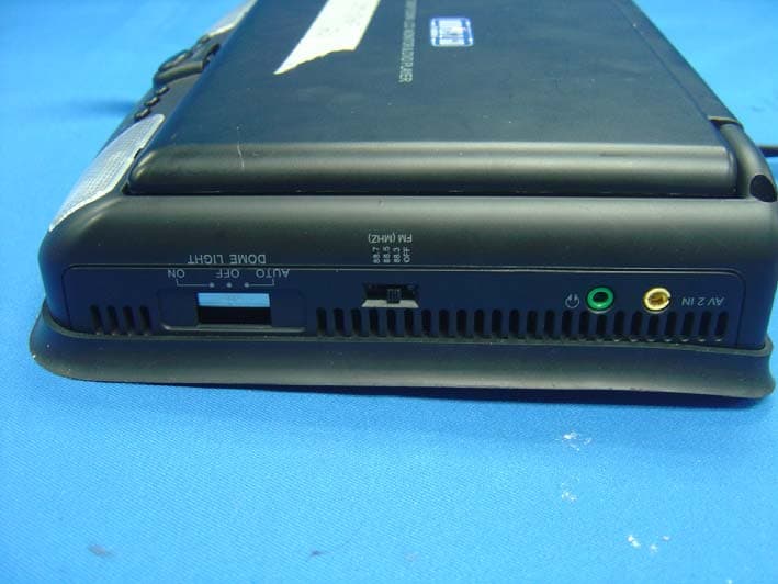 Roof Mount 7" Drop Down LCD Monitor / DVD Player - FCC ID RR83706 - Action Technology (Shenzhen) Co., Ltd. (3)