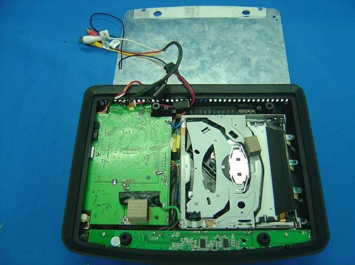 Roof Mount 10" Drop Down LCD Monitor / DVD Player - FCC ID RR84106 - Action Technology (Shenzhen) Co., Ltd.