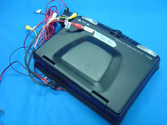 Roof Mount 10" Drop Down LCD Monitor / DVD Player - FCC ID RR84106 - Action Technology (Shenzhen) Co., Ltd. (5)