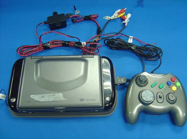 Roof Mount 8" Drop Down LCD Monitor / DVD Player - FCC ID RR85806 - Action Technology (Shenzhen) Co., Ltd. (2)