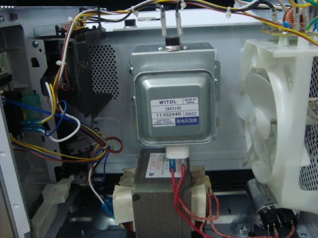 Microwave Oven - FCC ID RSFXM131EYY - Guangdong  Midea  Kitchen  Appliances  Manufacturing  Co.,Ltd. (3)