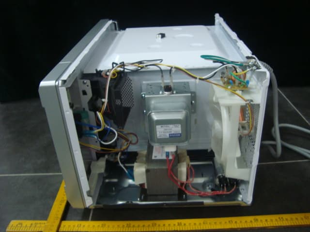 Microwave Oven - FCC ID RSFXM131EYY - Guangdong  Midea  Kitchen  Appliances  Manufacturing  Co.,Ltd. (2)