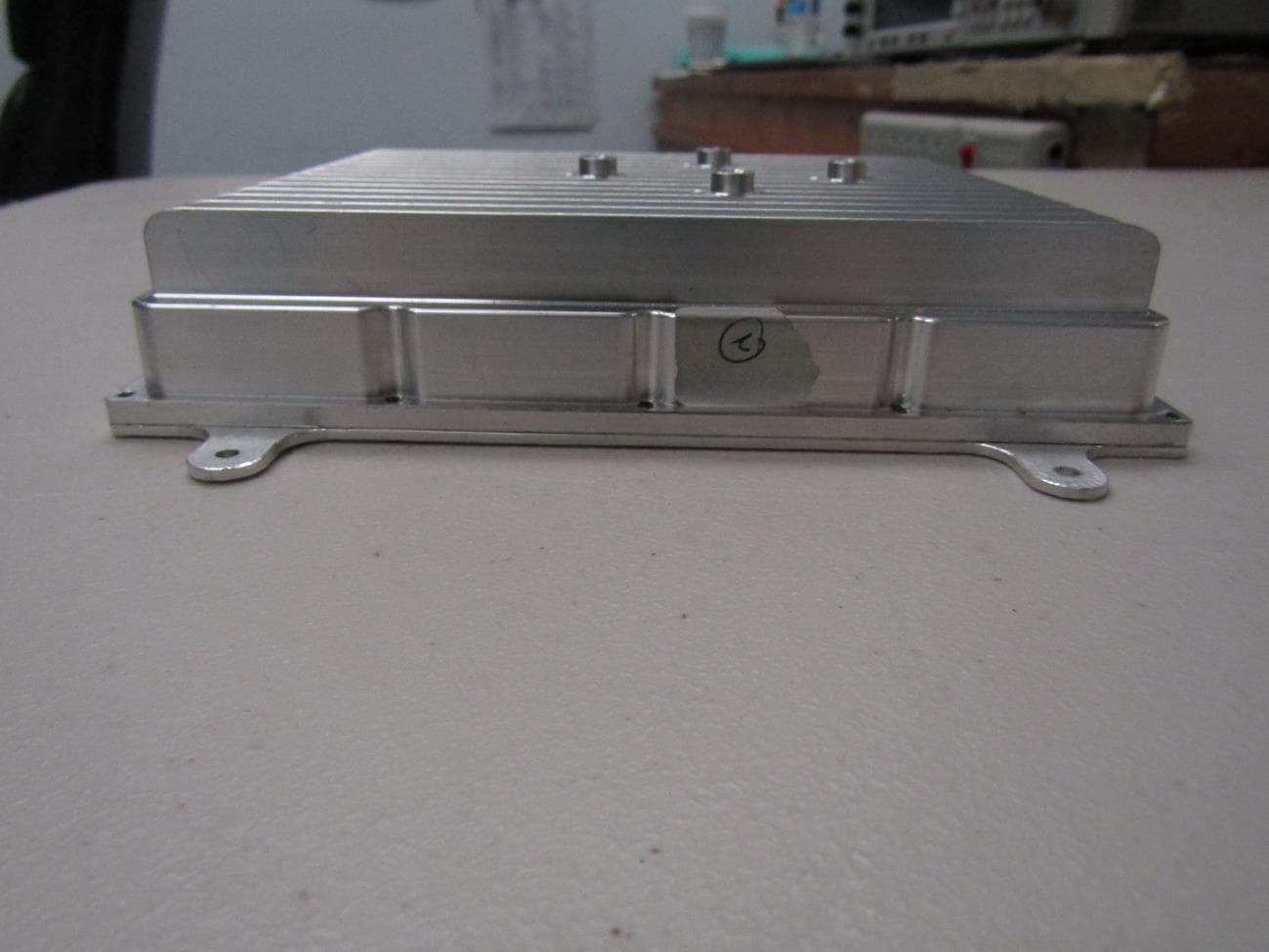 Dual Enclosure Wideband Consumer booster Roof top unit - FCC ID RSNF4H-MAX - Cellphone-Mate Inc. dba SureCall (3)