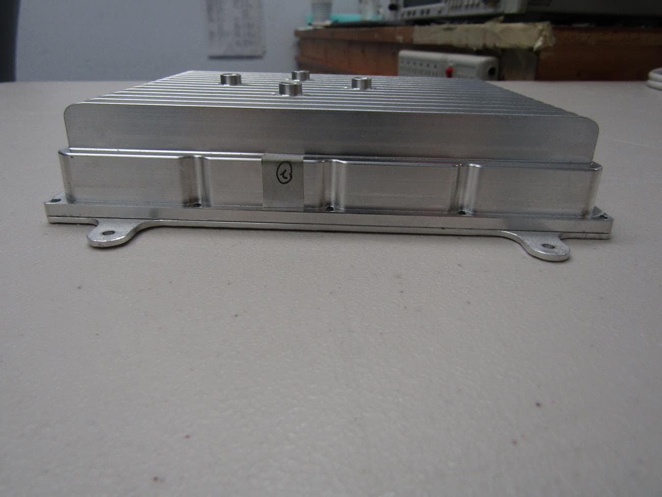 Dual Enclosure Wideband Consumer booster Roof top unit - FCC ID RSNF4H-MAX - Cellphone-Mate Inc. dba SureCall (4)