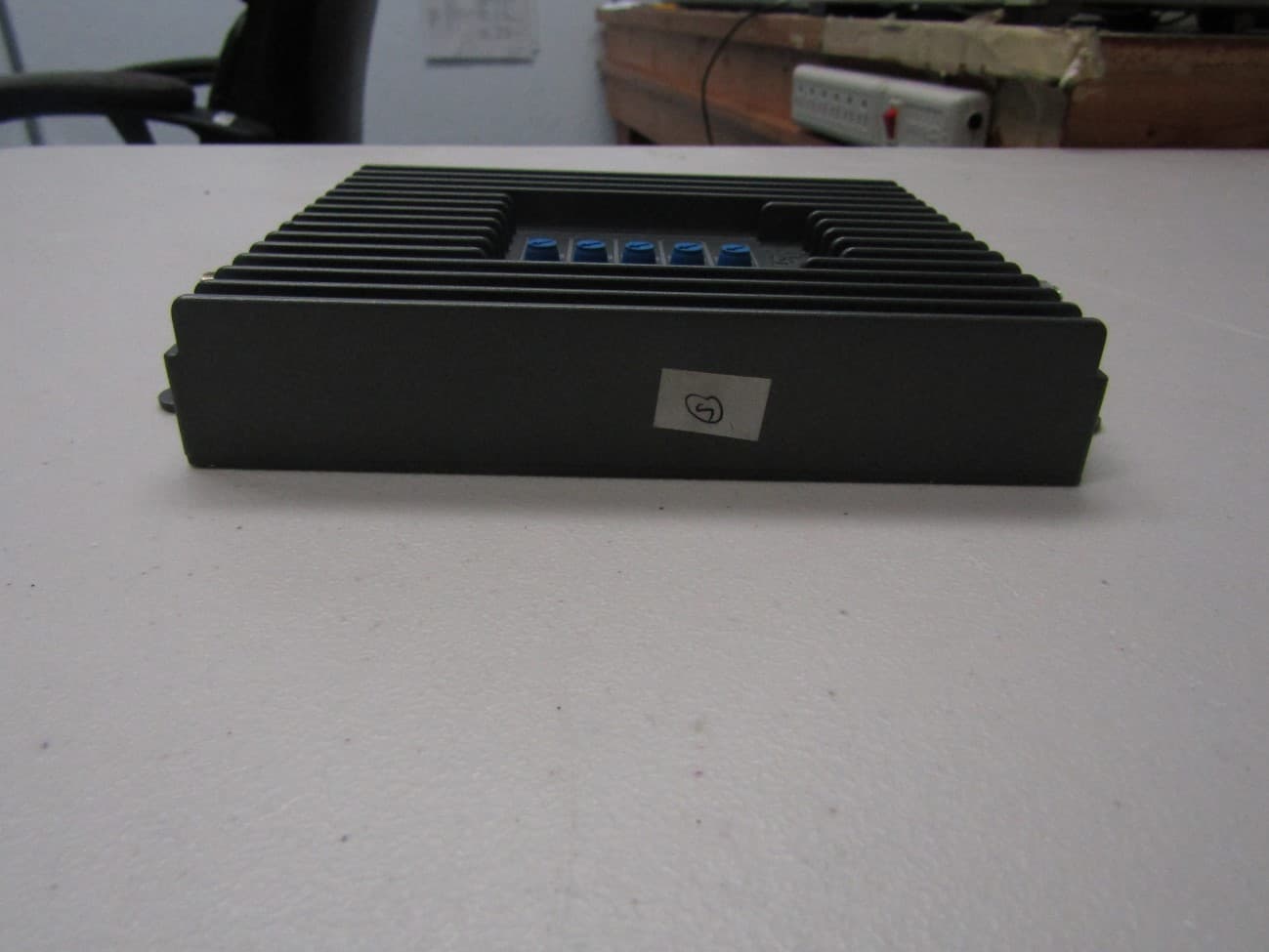Dual Enclosure Wideband Consumer booster Indoor unit - FCC ID RSNF4H-MAXS - Cellphone-Mate Inc. dba SureCall (4)