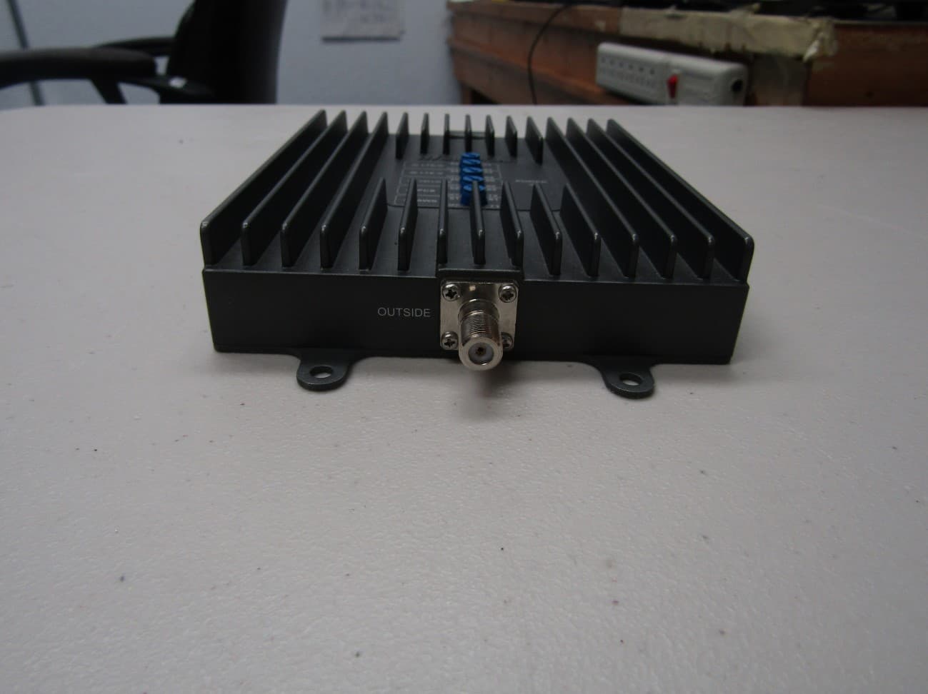 Dual Enclosure Wideband Consumer booster Indoor unit - FCC ID RSNF4H-MAXS - Cellphone-Mate Inc. dba SureCall (5)