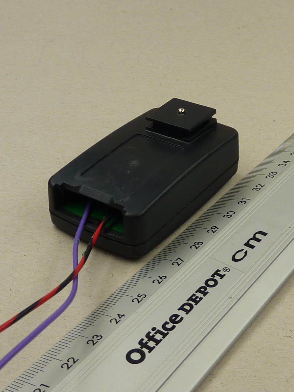 Remote Control for Flashlights - FCC ID RW3RFS24 - Bron Elektronik AG (2)