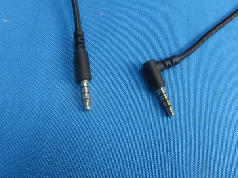 Wireless Headset - FCC ID RWO-RZ040379 - Razer Inc.