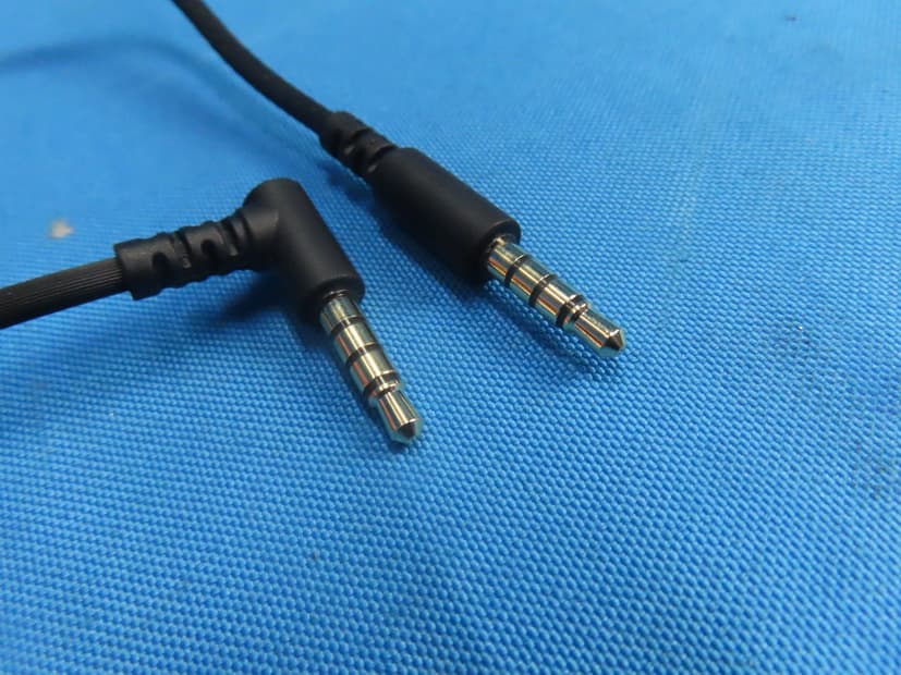 Wireless Headset - FCC ID RWO-RZ040443 - Razer Inc. (2)