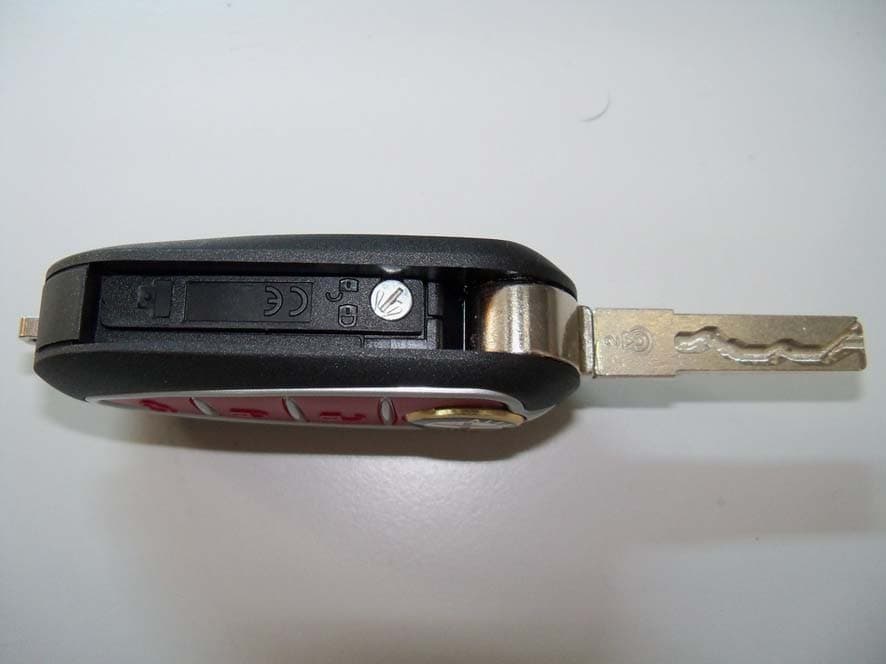 Remote Keyless Entry System Transmitter - FCC ID RX2TRF198 - Marelli Europe S.p.A. (2)
