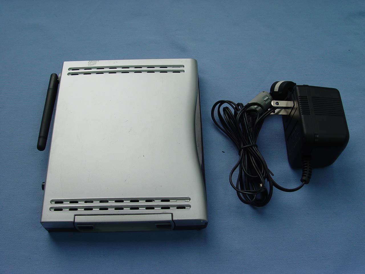 Wireless ADSL2/2+ Modem Router - FCC ID RXZ-WAR25TC - Pro-Nets Technology Corporation (2)