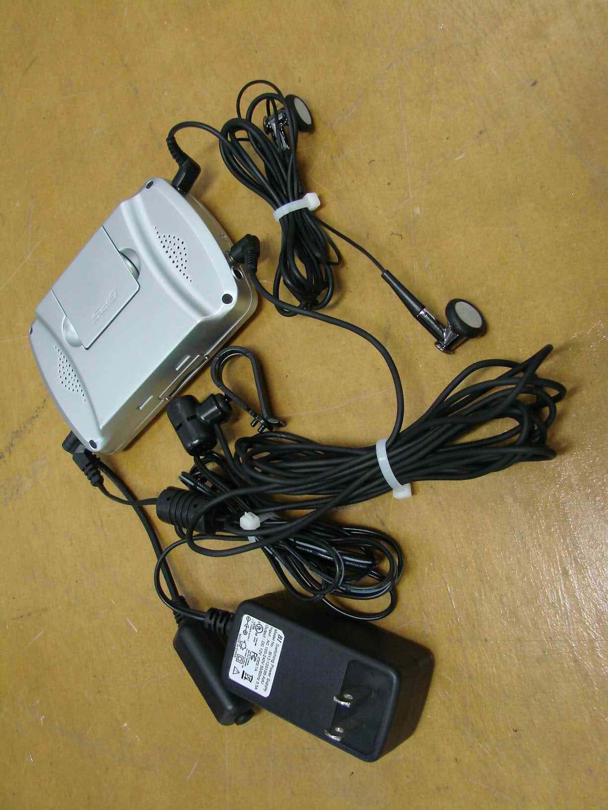 Portable GPS Navigation Device - FCC ID S3BNAV300-A1860I - Carpoint Co., Ltd.