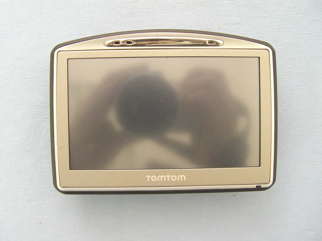 PND (Personal Navigation Device) - FCC ID S4LGO520 - TomTom International BV (3)