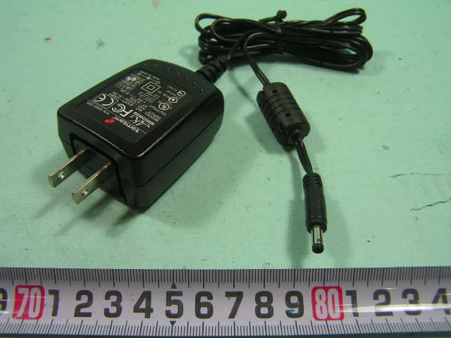 GPS Tracking System with Bluetooth - FCC ID S4LONE - TomTom International BV (2)