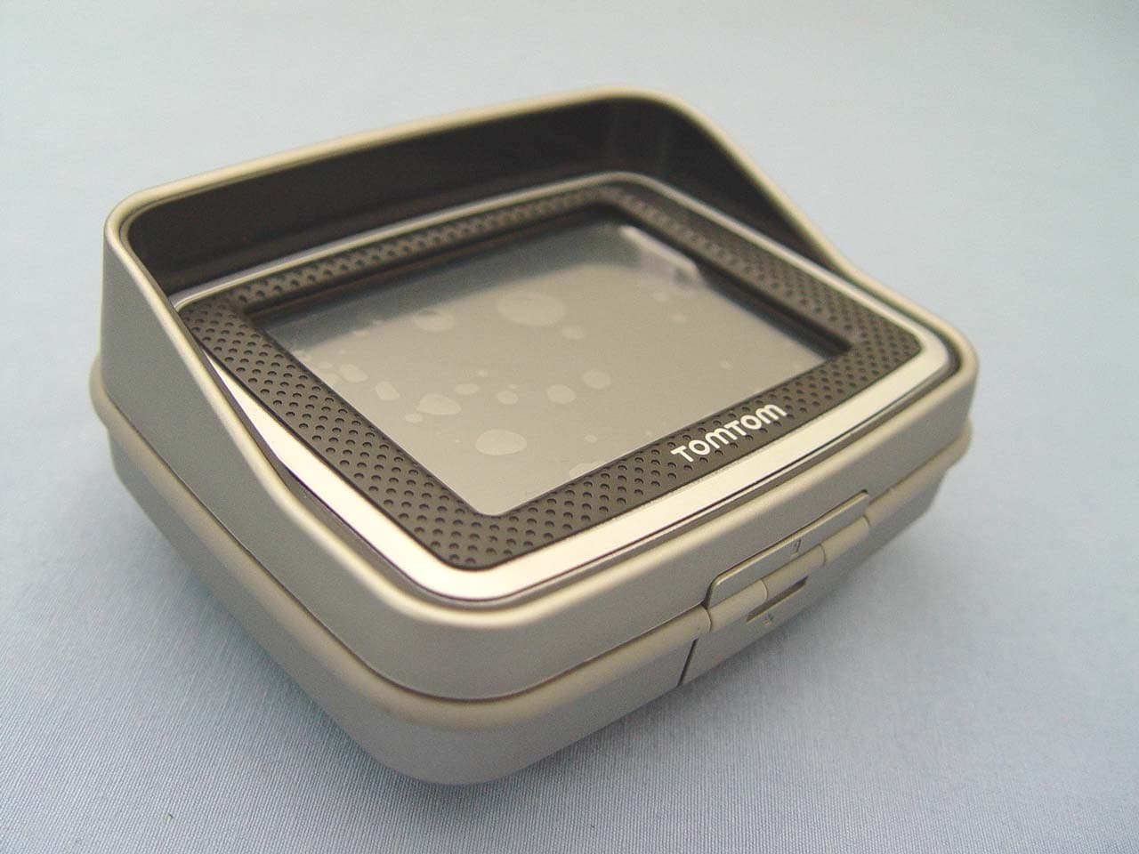 GPS Tracking System - FCC ID S4LRIDER2ND - TomTom International BV (4)