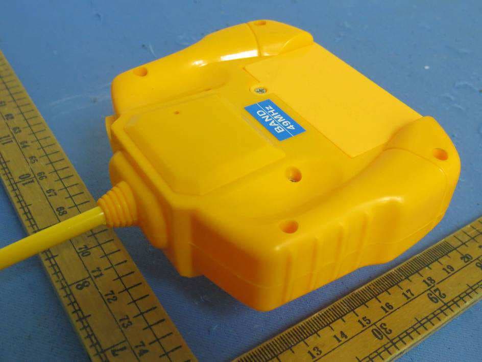 Toy RC Construction Vehicles Dump Truck - FCC ID S53RC2013A49 - RUICHENG PLASTIC TOYS INDUSTRY CO., LTD (4)