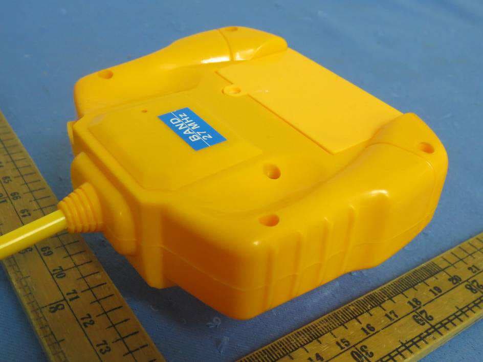Toy RC Construction Vehicles Excavator - FCC ID S53RC2013B27 - RUICHENG PLASTIC TOYS INDUSTRY CO., LTD (2)