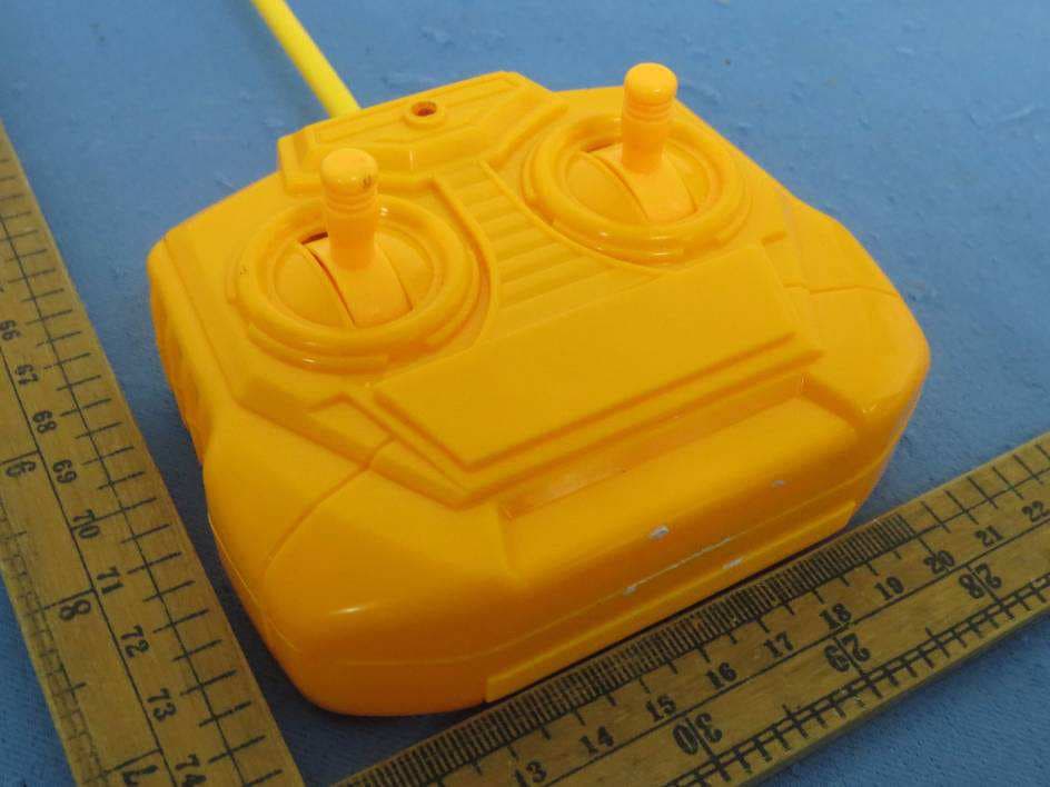 Toy RC Construction Vehicles Excavator - FCC ID S53RC2013B27 - RUICHENG PLASTIC TOYS INDUSTRY CO., LTD