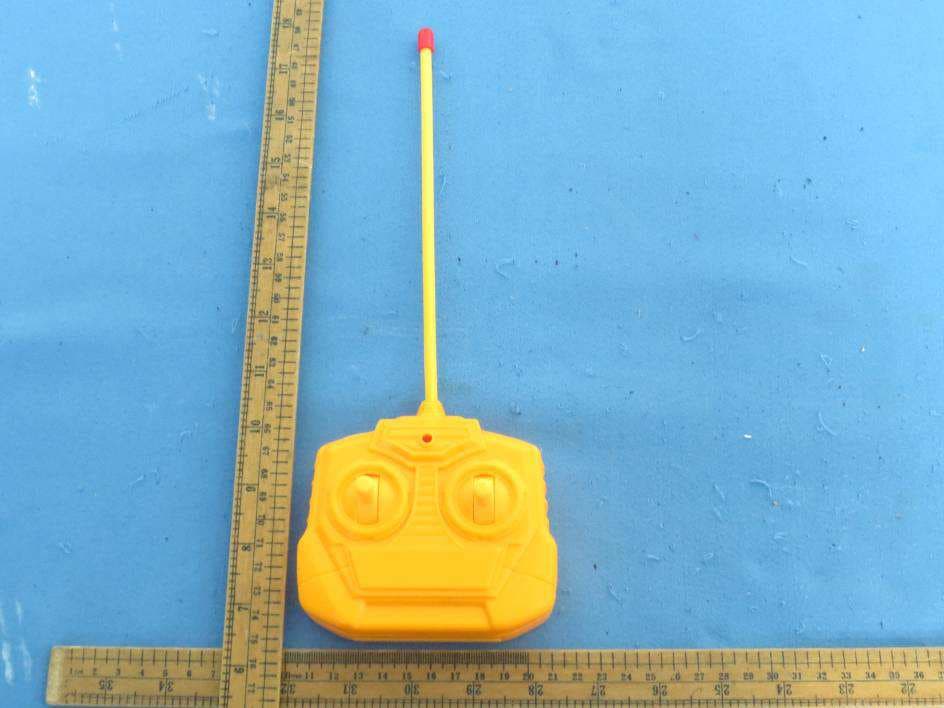 Toy RC Construction Vehicles Dump Truck - FCC ID S53RC2013C49 - RUICHENG PLASTIC TOYS INDUSTRY CO., LTD (2)
