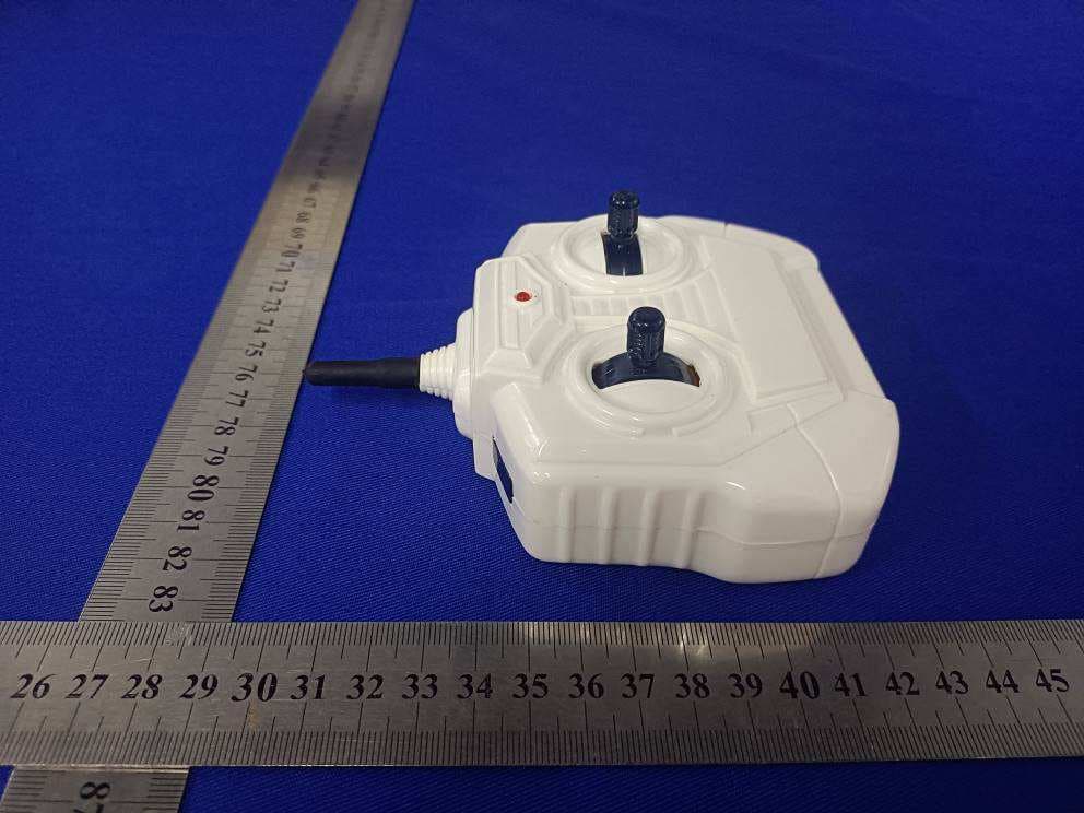 Remote control motorcycle - FCC ID S53RCNO9772GT - RUICHENG PLASTIC TOYS INDUSTRY CO., LTD (2)