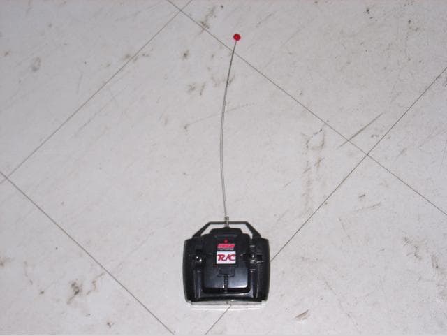 RC Car Controller - FCC ID S5Z120027 - Megatoys (2)