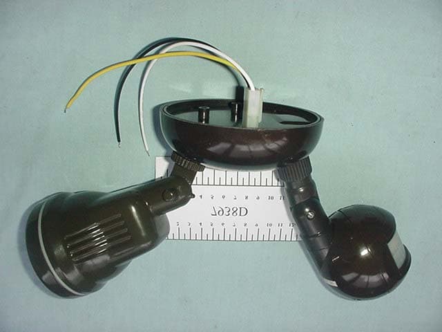 Motion Sensor with RF Transmitter - FCC ID S8M9K10000A - Apek Secure Lite Co., Ltd. (2)