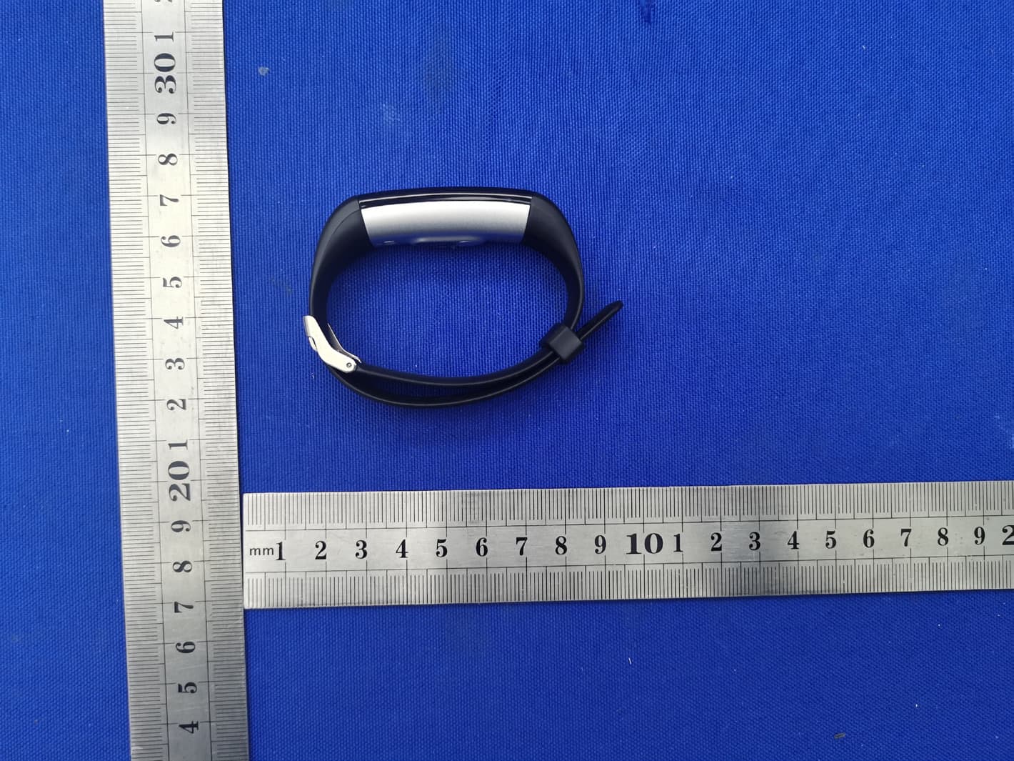 Smart bracelet - FCC ID S8UHT-750 - Sinocastel Co.,Ltd.