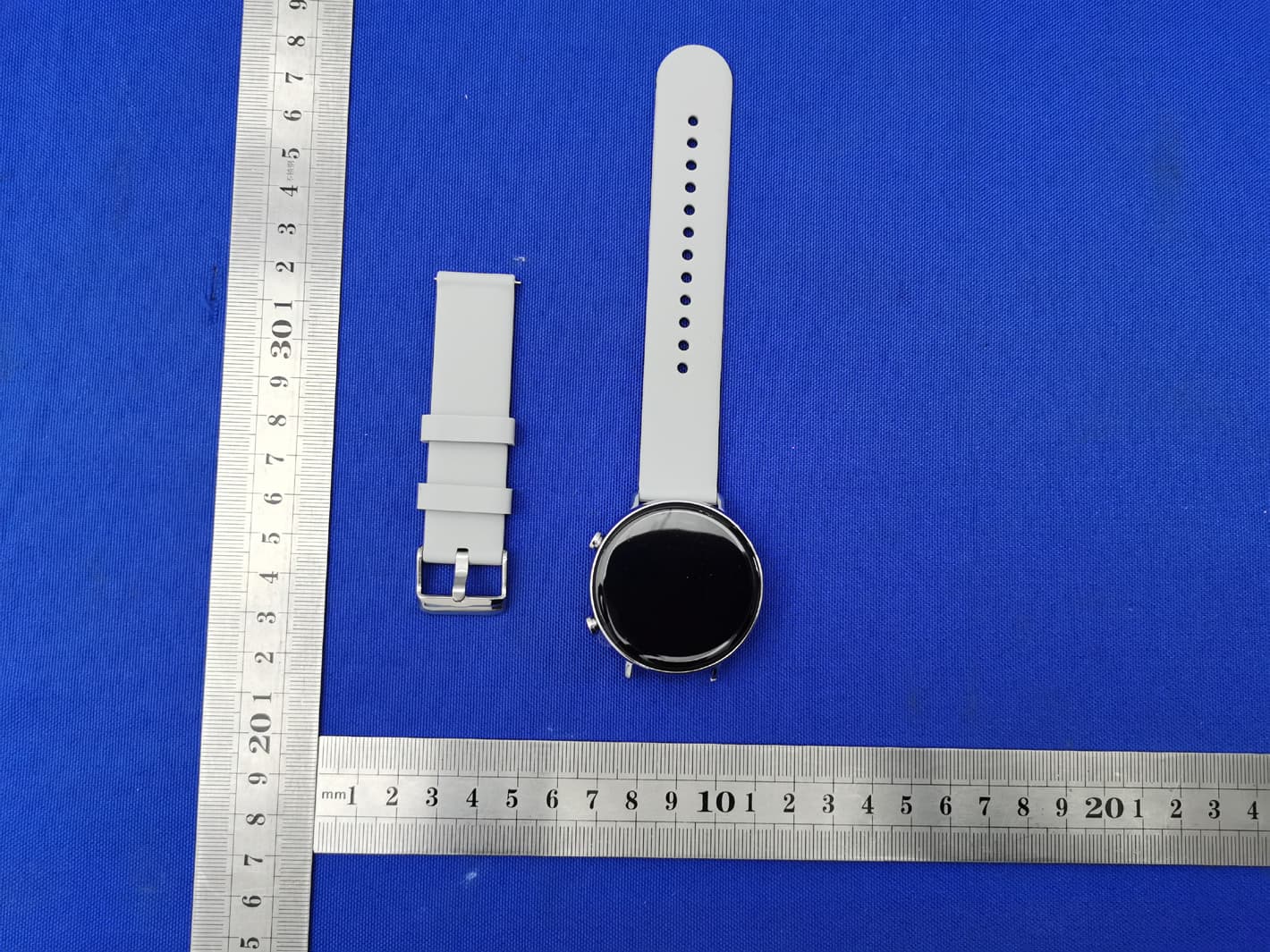 Smart watch - FCC ID S8UHT-821 - Sinocastel Co.,Ltd.