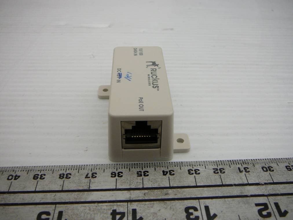 Multimedia Wireless Access Point - FCC ID S9GMF7211 - Ruckus Wireless, Inc. (4)